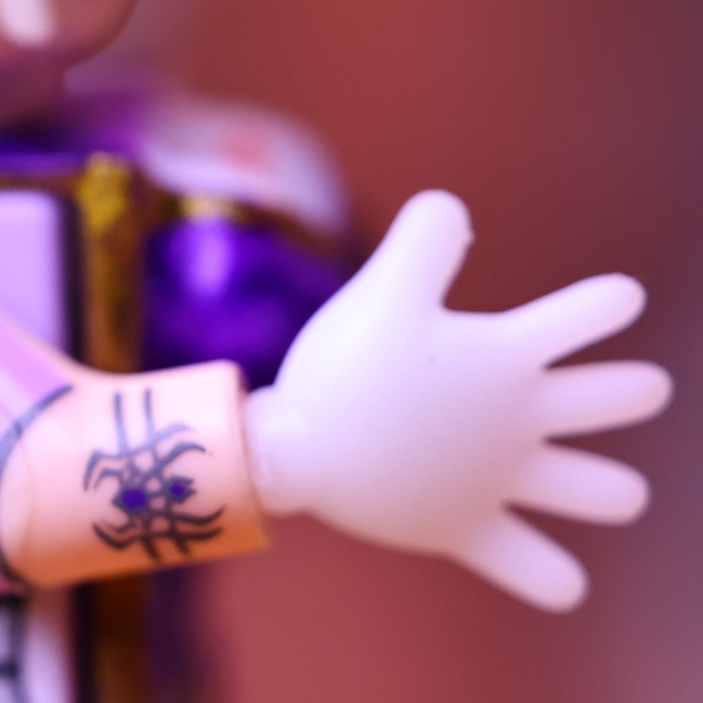 Gestures are suitable for minifigures to replace the original hands