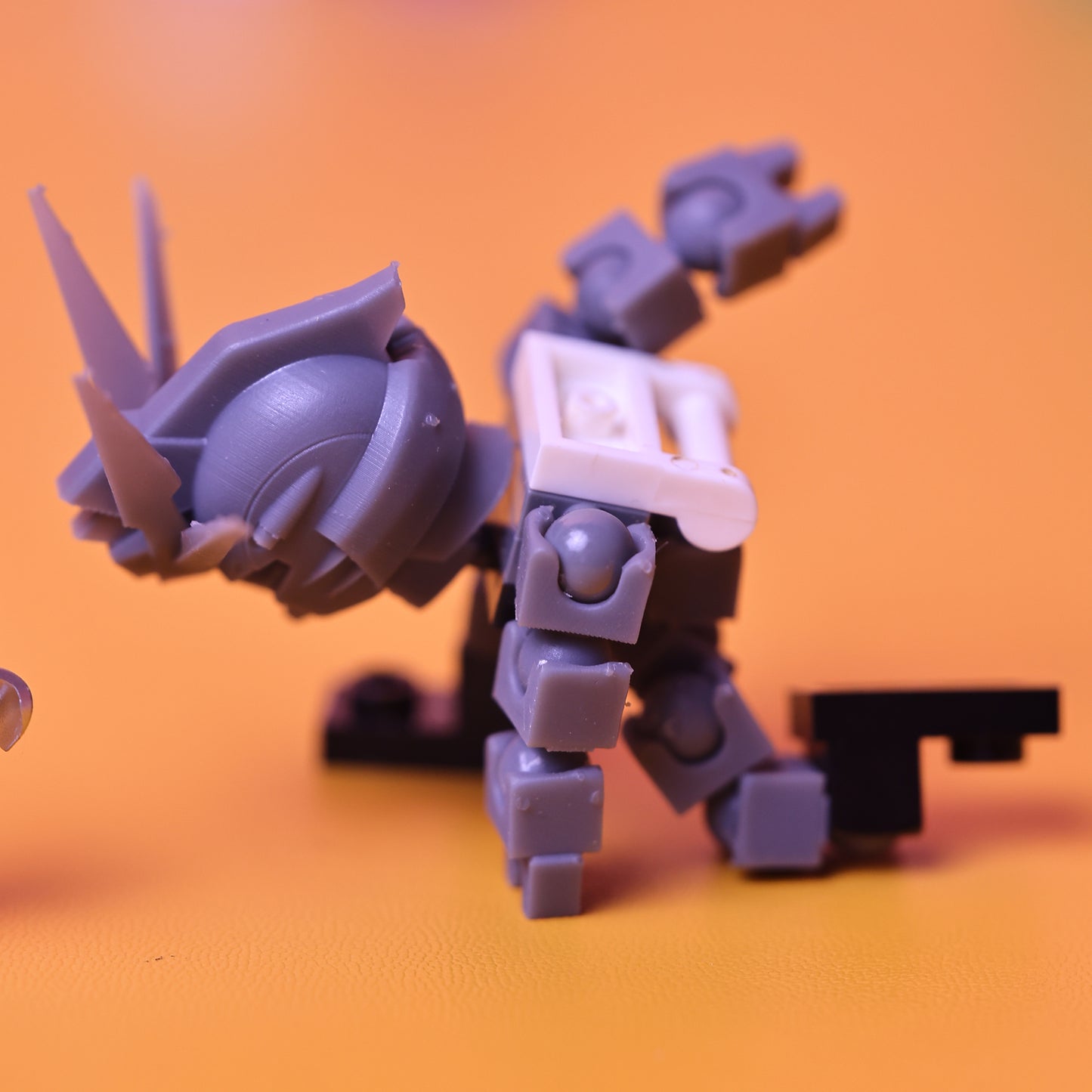 Super action figures of mechas built with building blocks