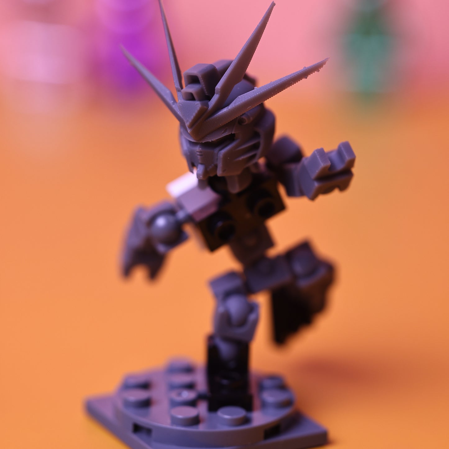 Super action figures of mechas built with building blocks