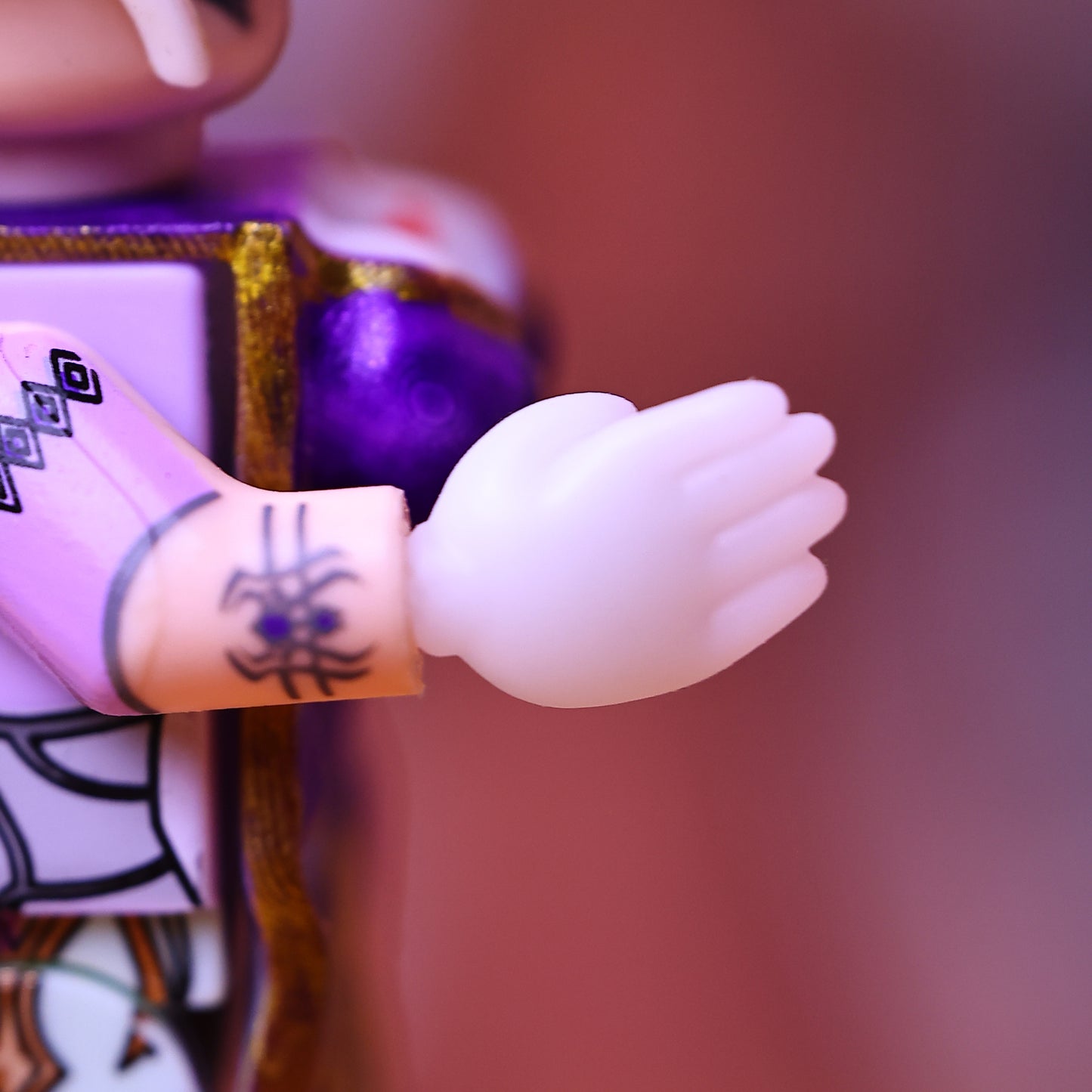 Gestures are suitable for minifigures to replace the original hands